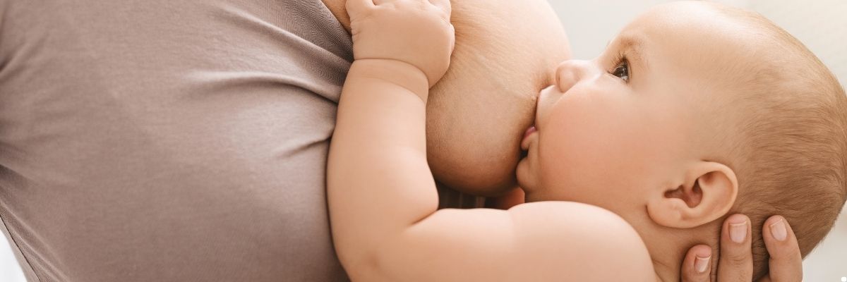 Diş Çıkaran Bebek Emzirirken Neden Huysuzlaşır?